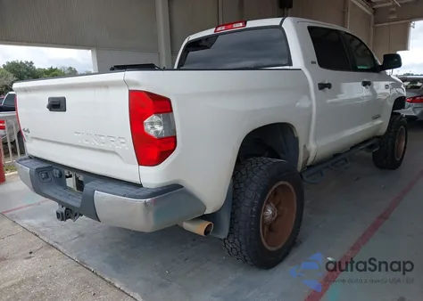 2017 Toyota Tundra Sr5 5.7L V8 из США, поврежденный, VIN 5TFDW5F10HX616006